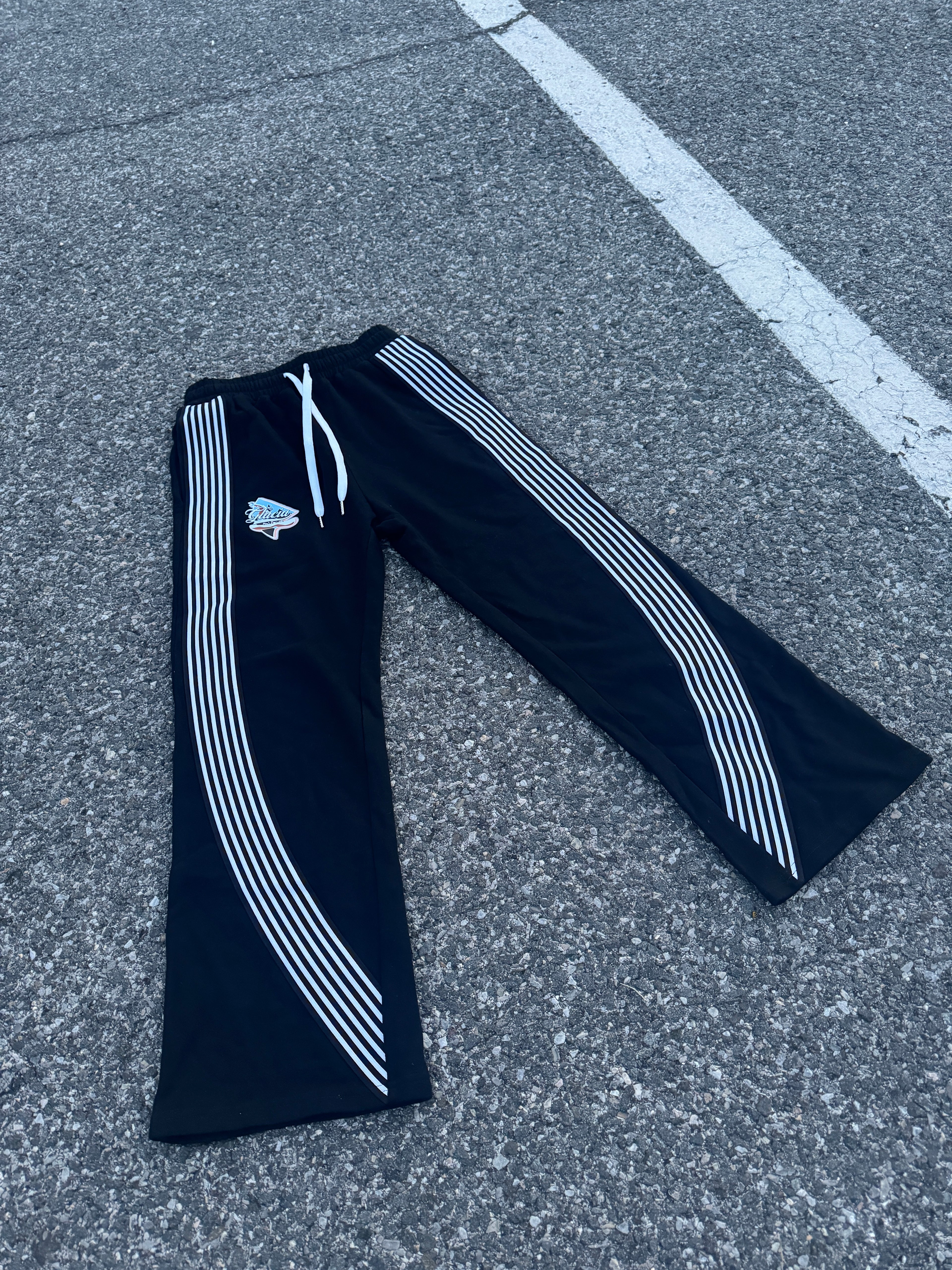 BLACK GLACIA SWEATPANTS