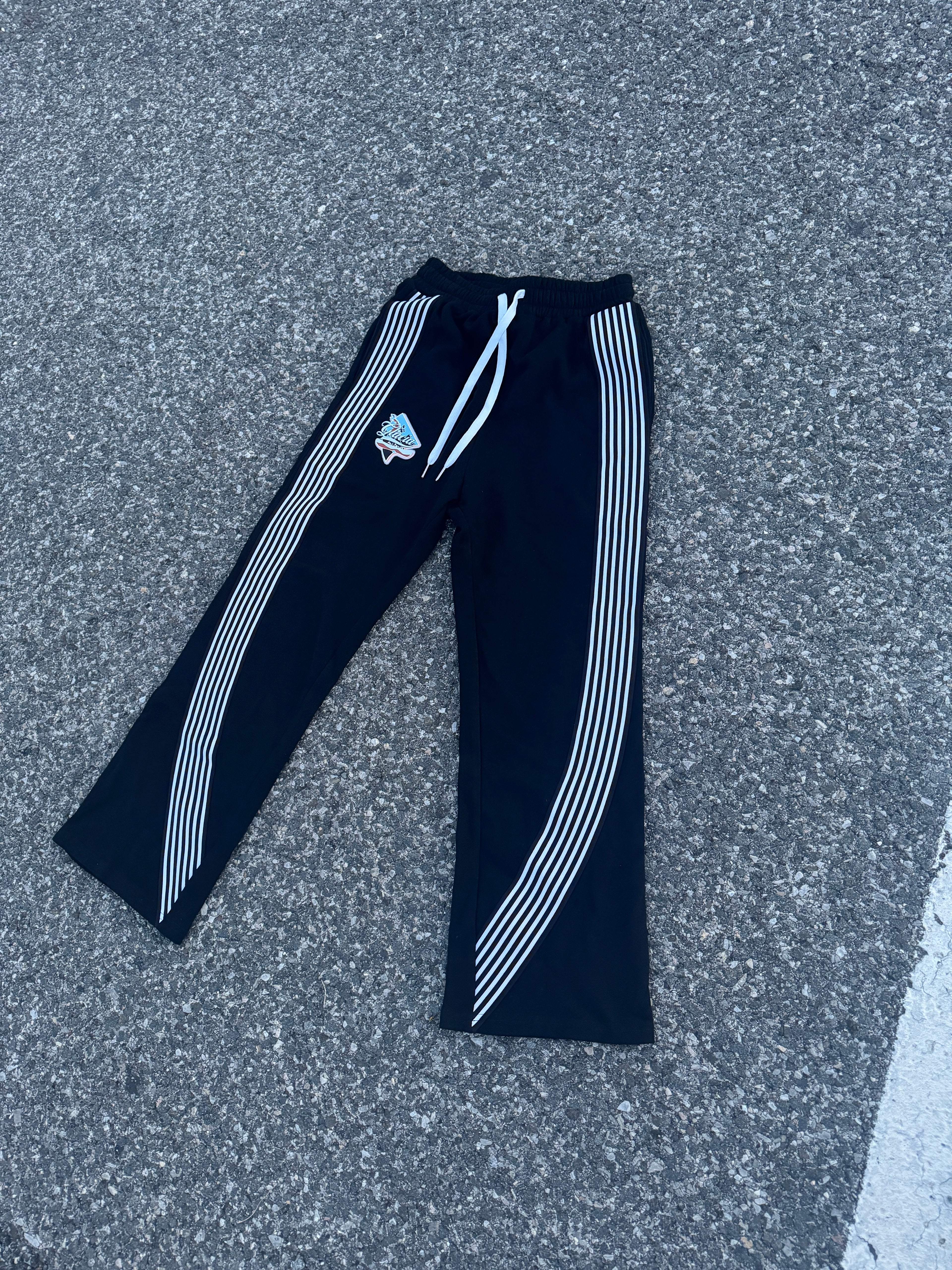 BLACK GLACIA SWEATPANTS